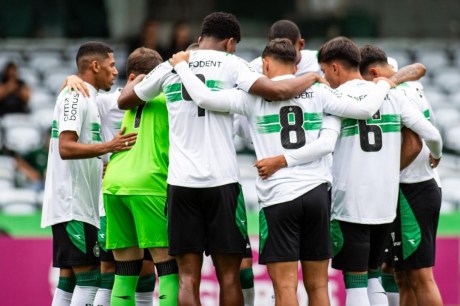 Com sub-20, Coritiba enfrenta algoz do último Paranaense; veja as prováveis escalações